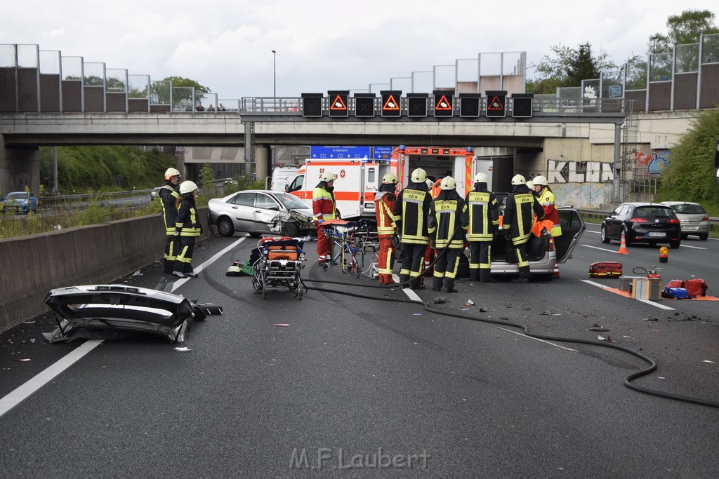 VU Auffahrunfall A 3 Rich Oberhausen kurz vor AS Koeln Dellbrueck P030.JPG - Miklos Laubert